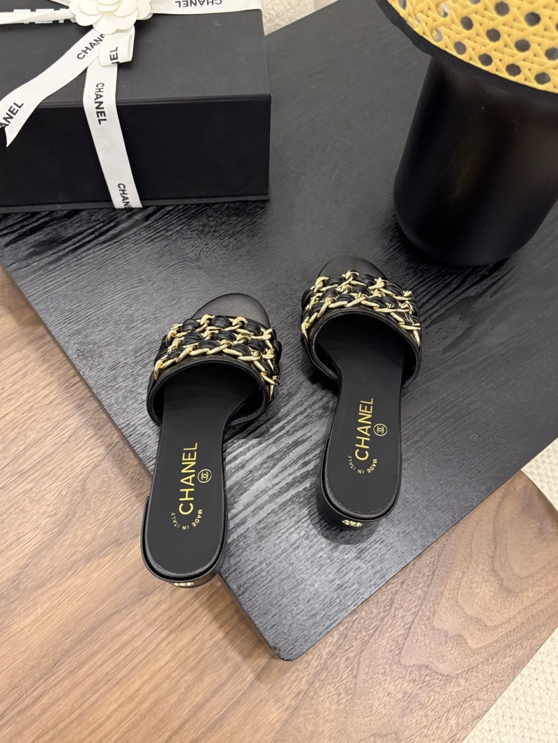 Ch**el slippers